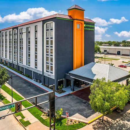 Wyndham Garden Wichita Downtown Hotel Екстериор снимка