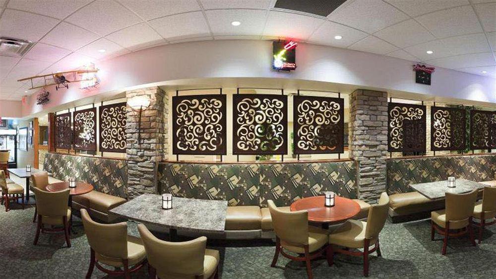 Wyndham Garden Wichita Downtown Hotel Екстериор снимка