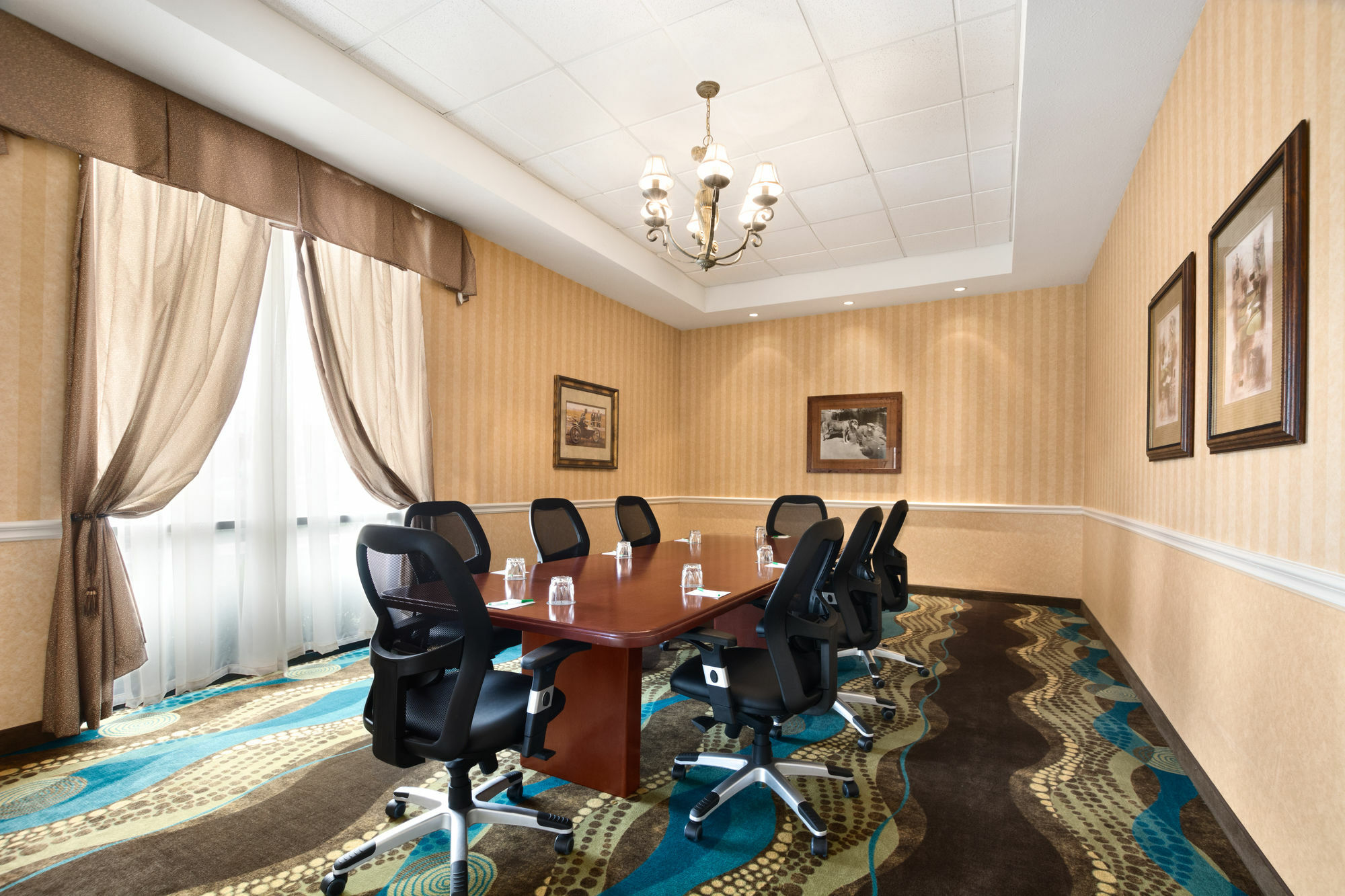 Wyndham Garden Wichita Downtown Hotel Екстериор снимка