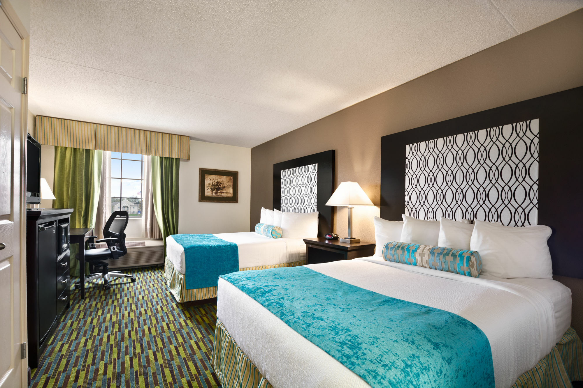Wyndham Garden Wichita Downtown Hotel Екстериор снимка