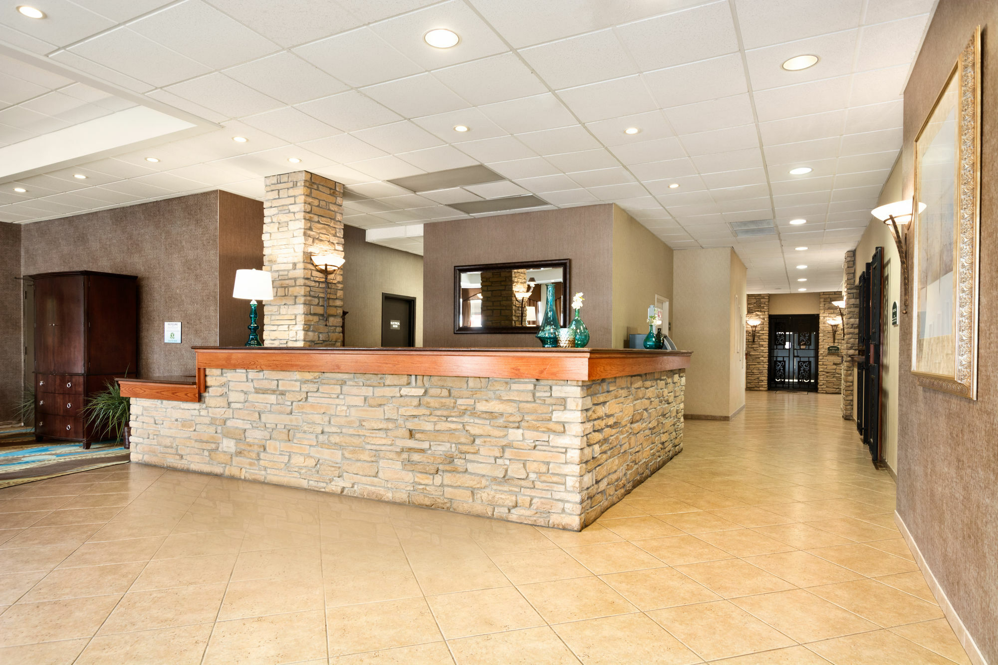 Wyndham Garden Wichita Downtown Hotel Екстериор снимка